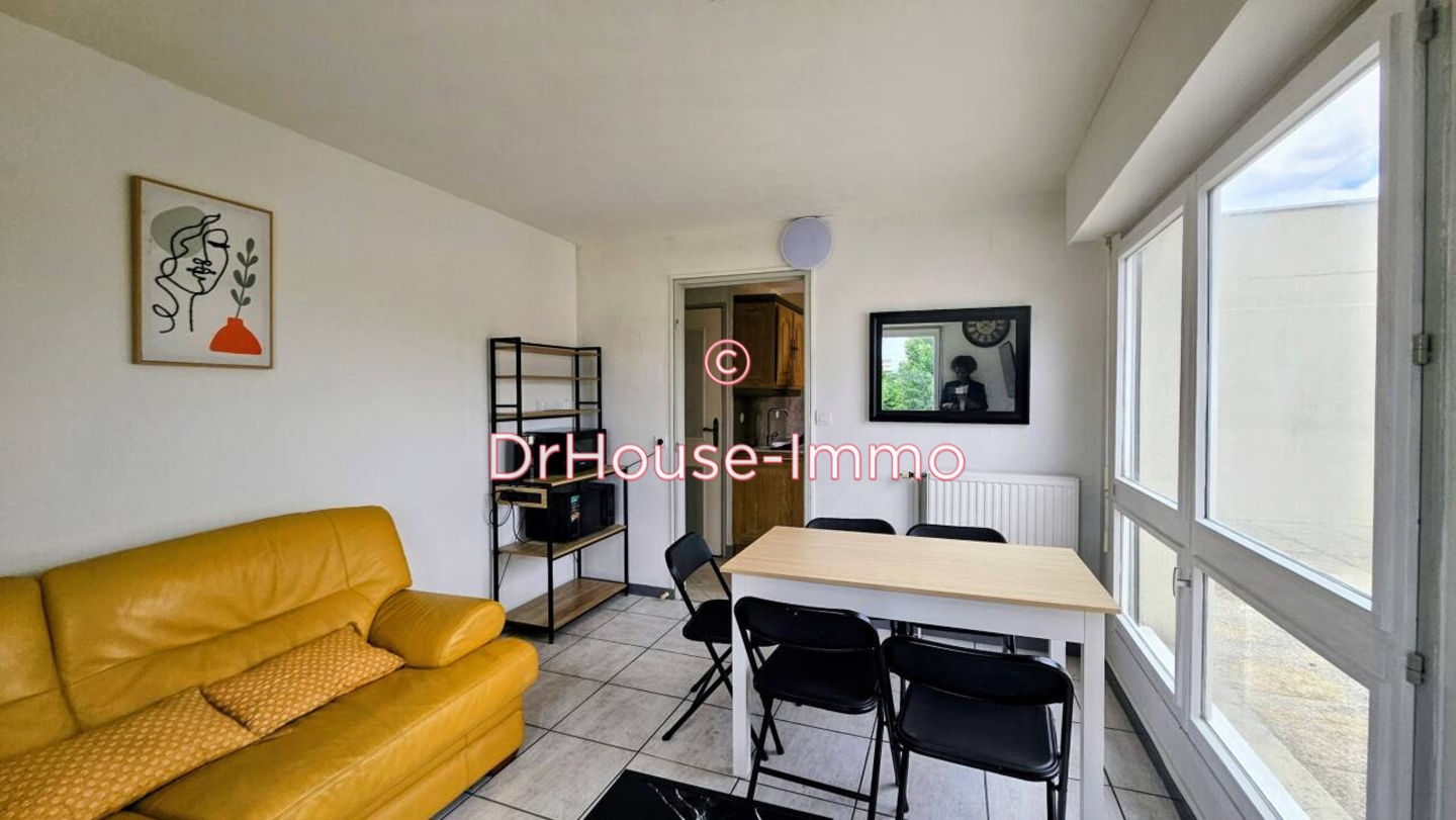 Photo 2 : Location Appartement 6 pièces Évry-Courcouronnes 99 m²