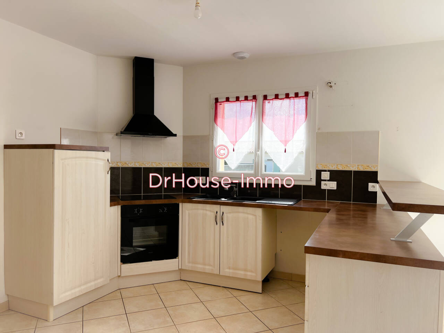 Photo 2 : Location Maison 4 pièces Magnils-Reigniers 92 m²