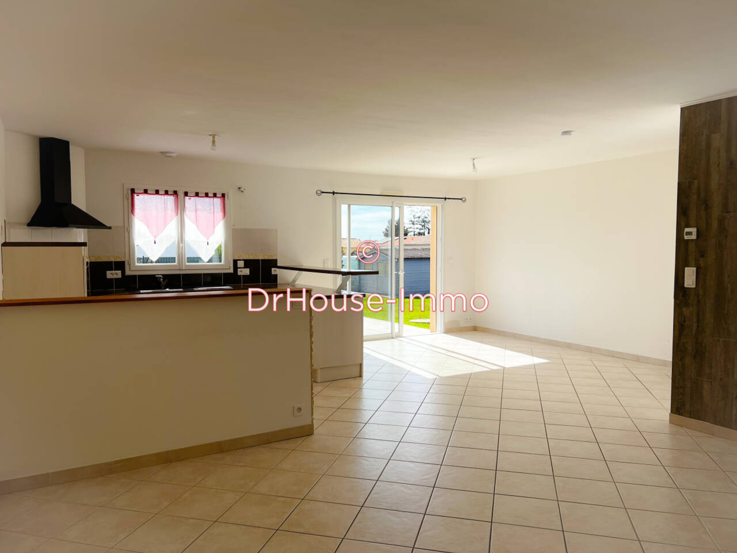 Photo 3 : Location Maison 4 pièces Magnils-Reigniers 92 m²