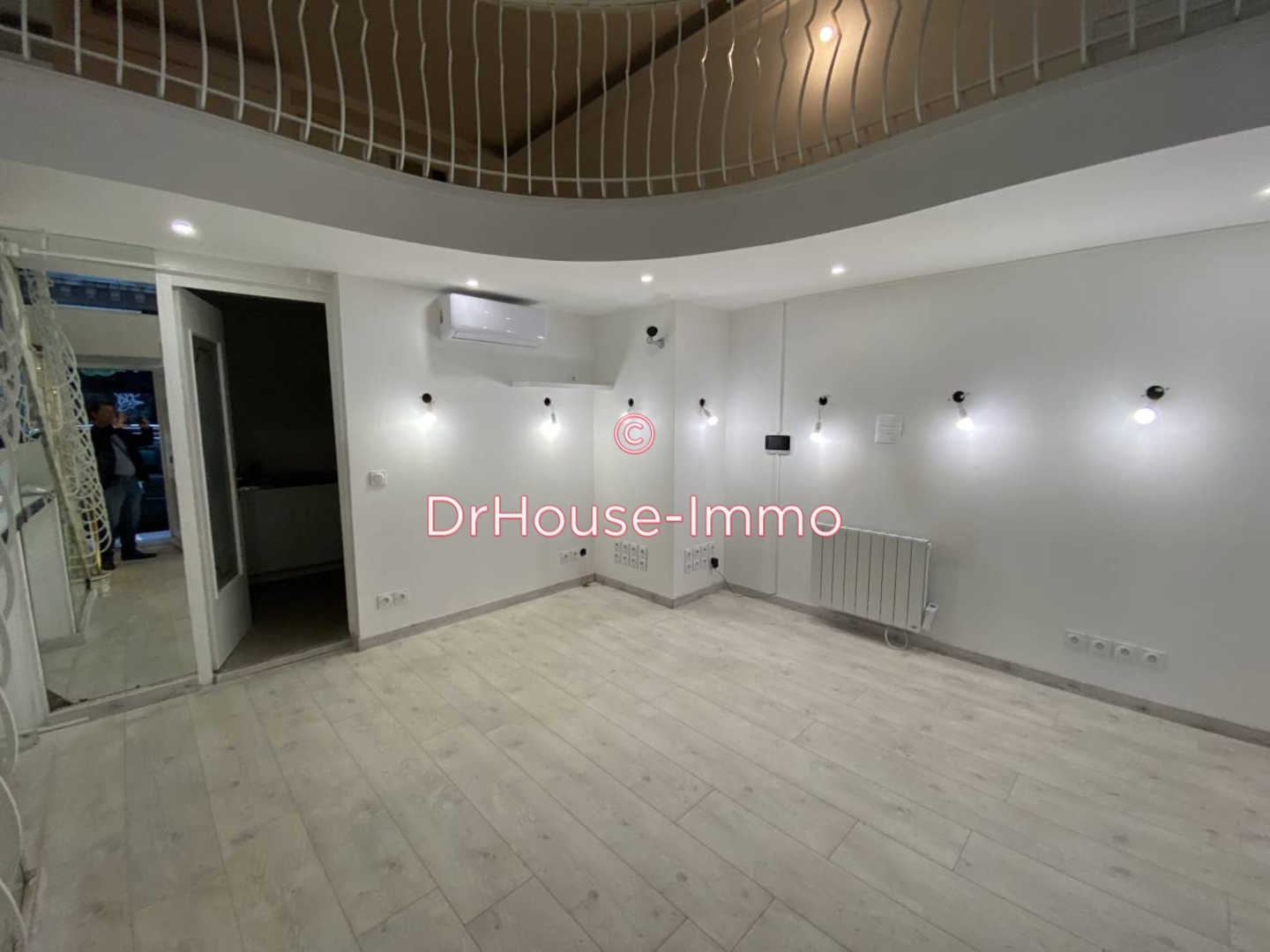 Photo 3 : Location Commerce 3 pièces Grenoble 52 m²