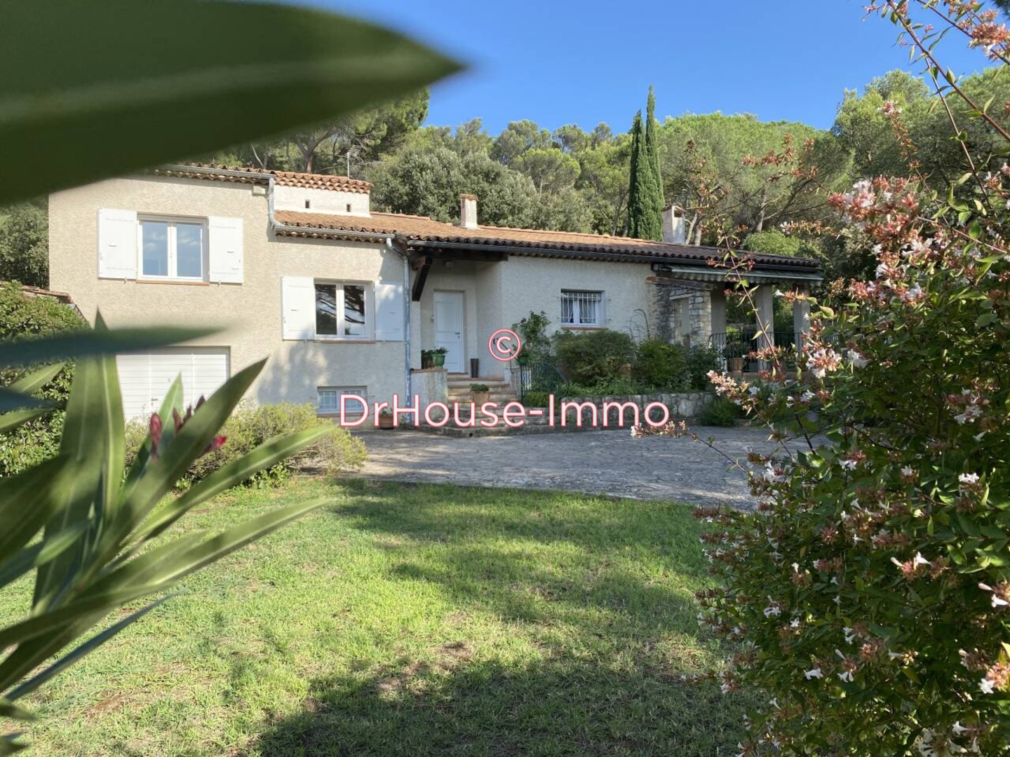 Photo 1 : Vente Maison 7 pièces Bagnols-sur-Cèze 149 m²