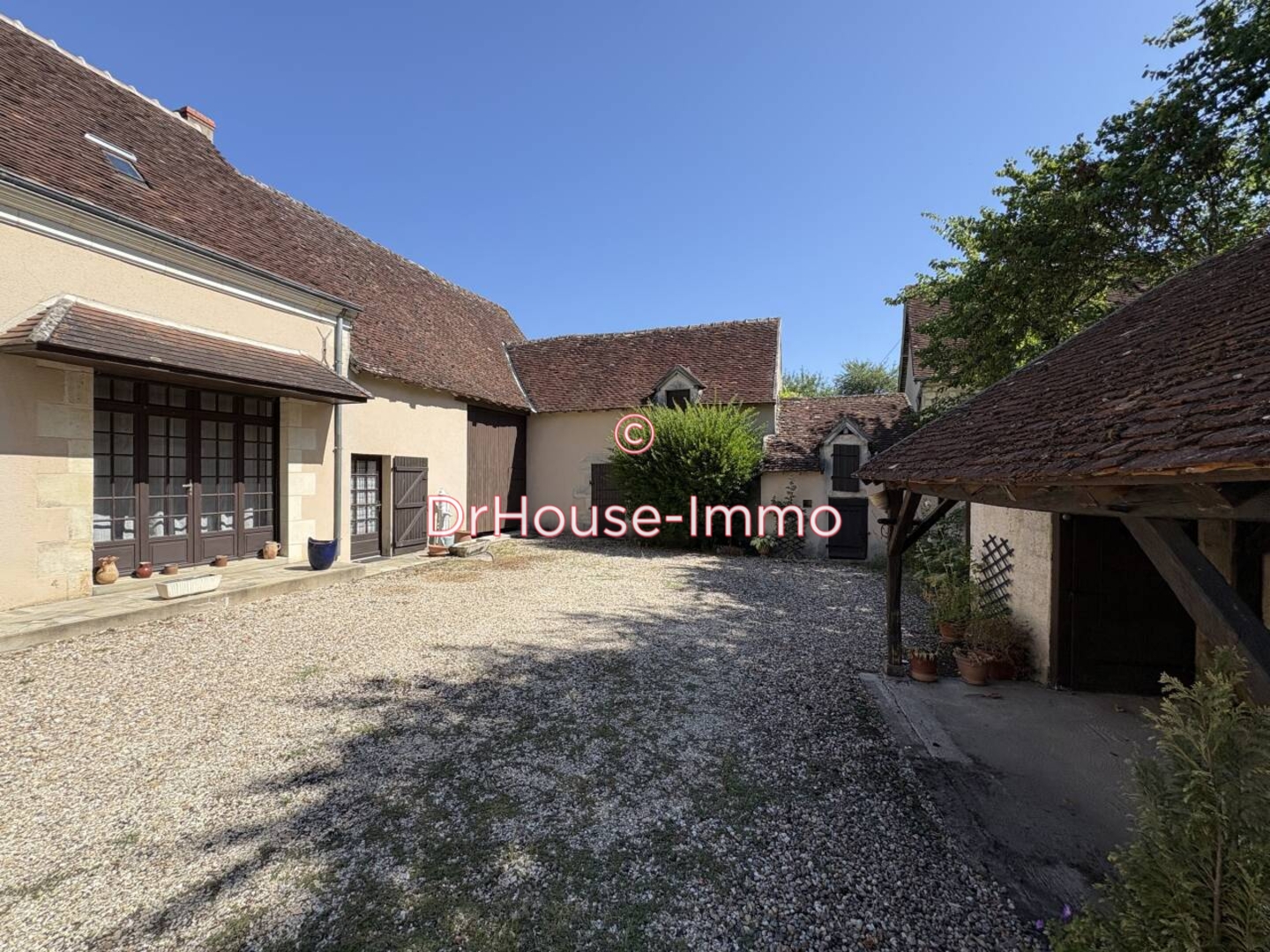Photo 2 : Vente Maison 9 pièces Clion 207 m²