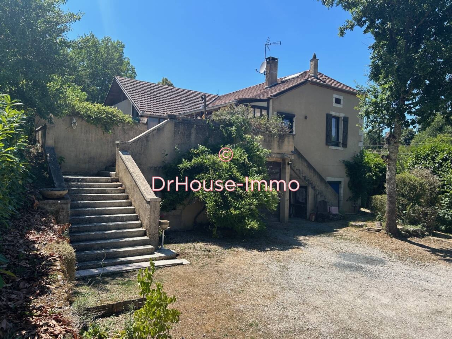 Photo 1 : Vente Maison 9 pièces Luzech 232 m²