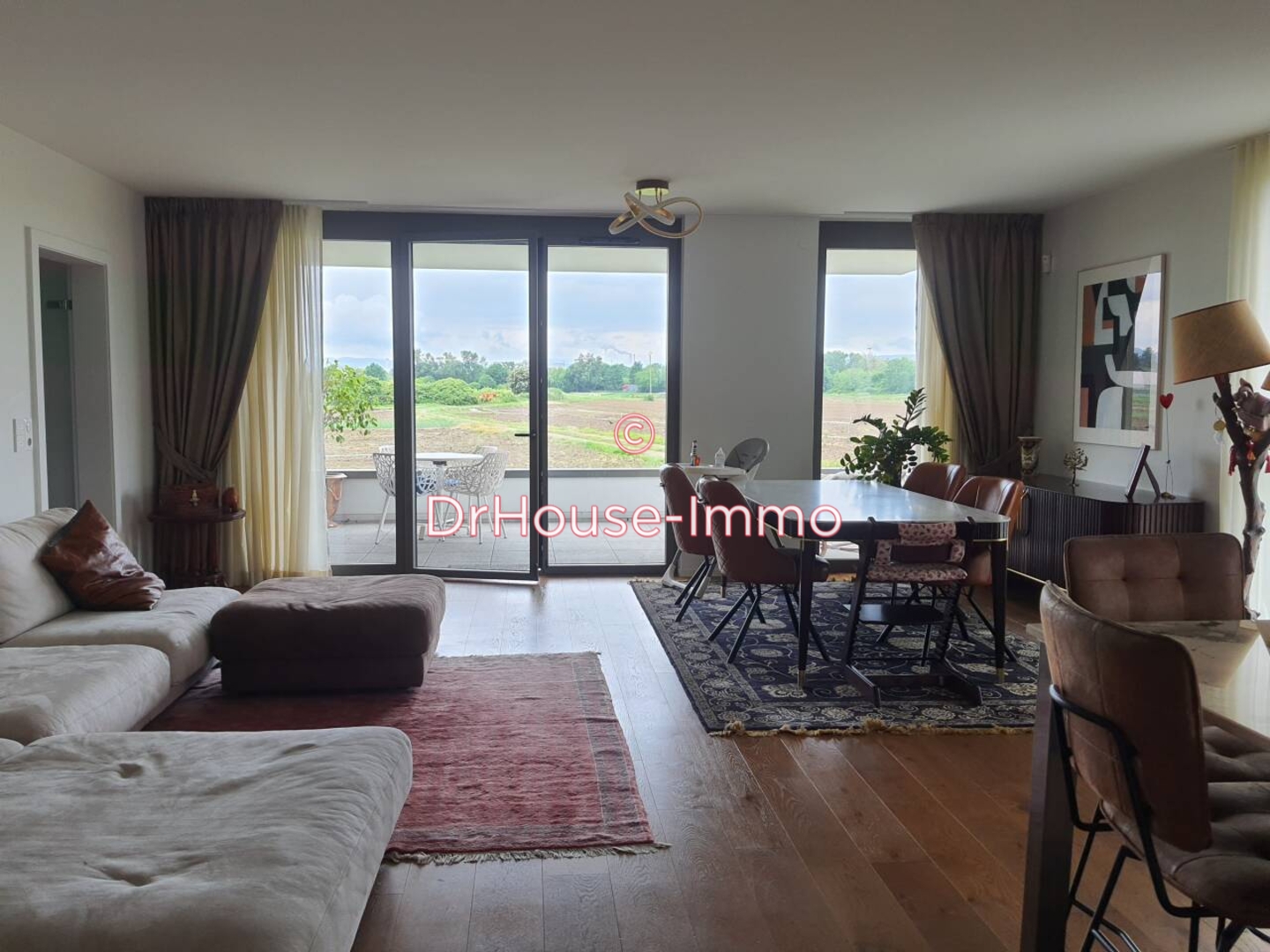 Photo 2 : Vente Appartement 5 pièces Village-Neuf 107 m²