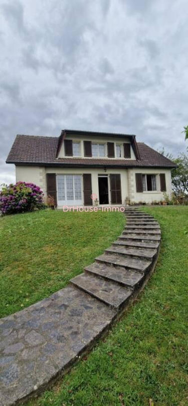 Photo 1 : Vente Maison 10 pièces Saint-Pierre-des-Fleurs 138 m²