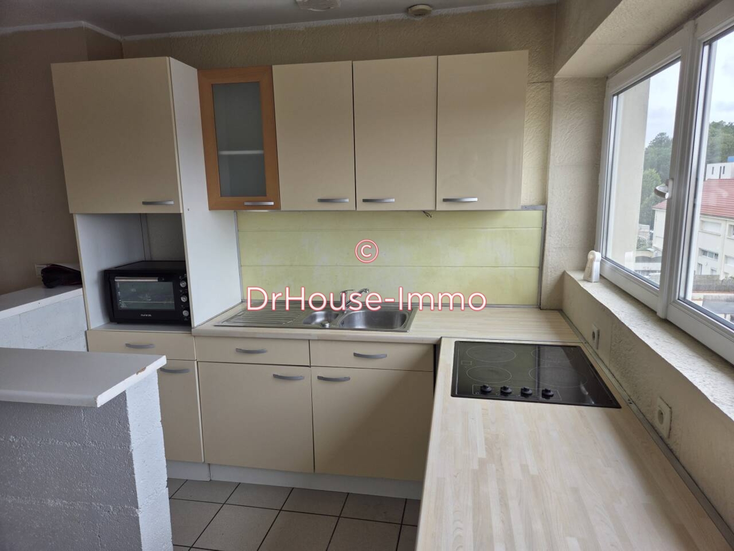 Photo 2 : Vente Appartement 3 pièces Saint-Julien-les-Villas 70 m²