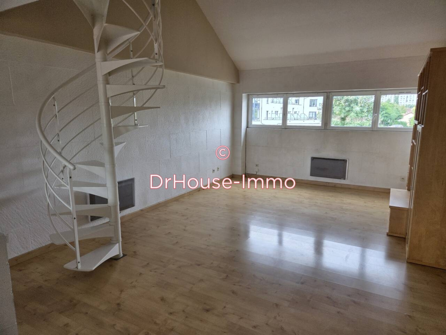 Photo 3 : Vente Appartement 3 pièces Saint-Julien-les-Villas 70 m²