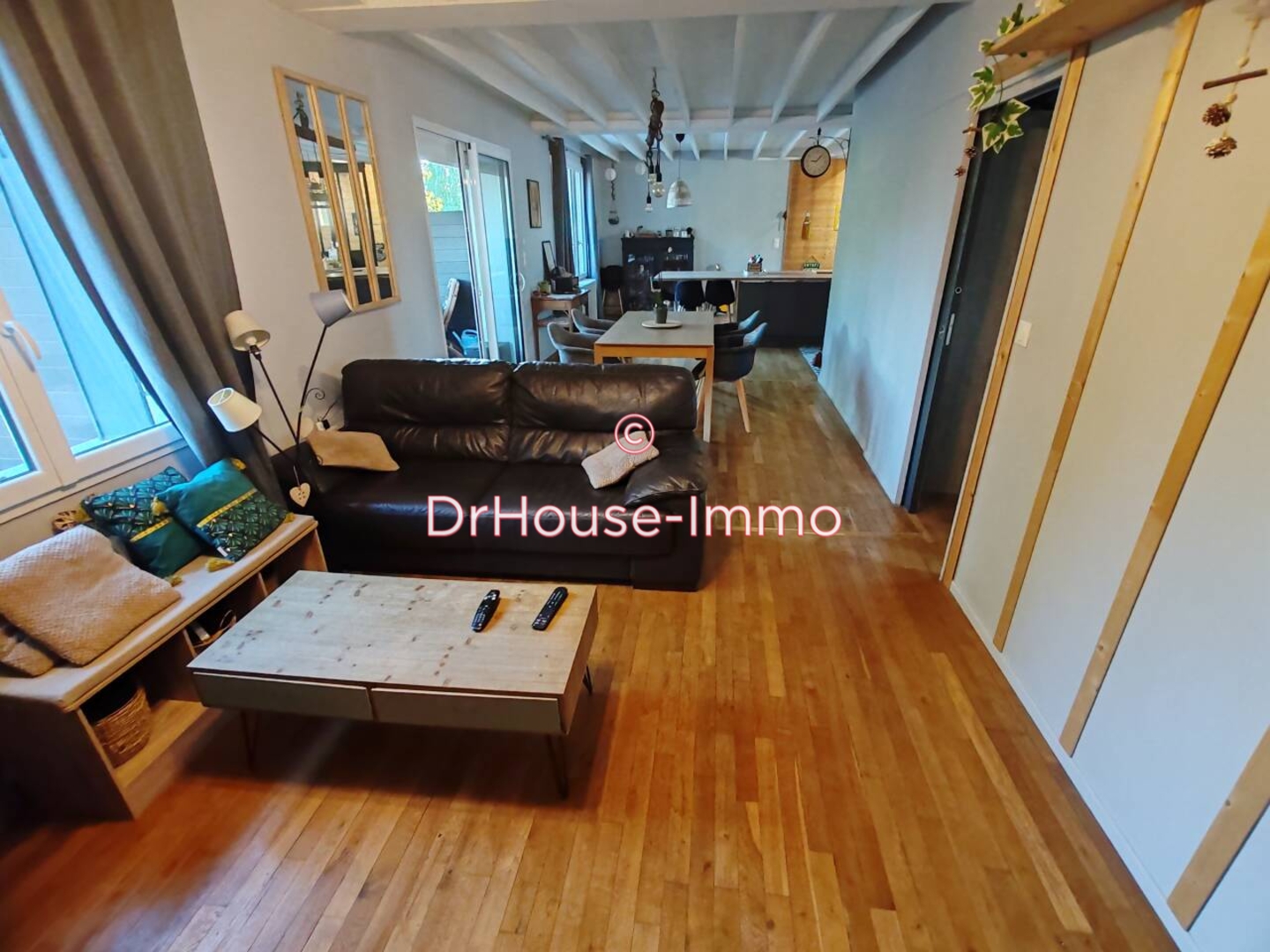 Photo 2 : Vente Maison 9 pièces Dangé-Saint-Romain 150 m²
