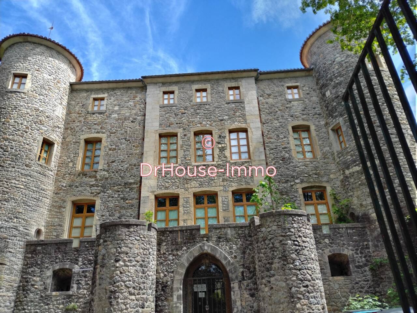 Photo 2 : Vente Château 45 pièces Avèze 883 m²