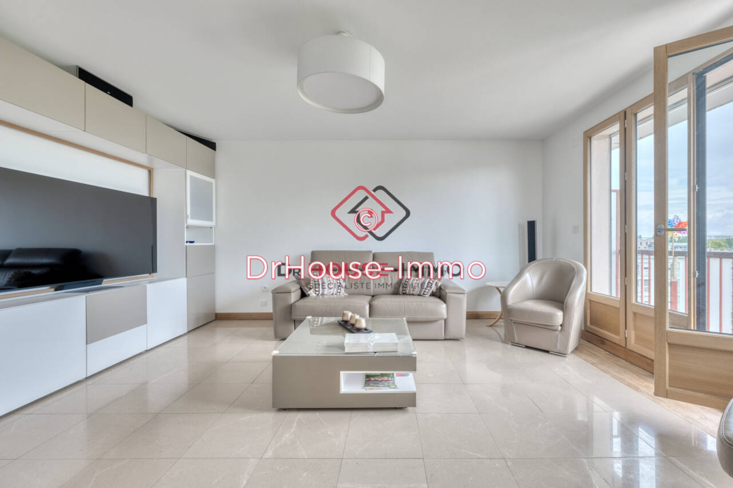 Photo 2 : Vente Appartement 6 pièces Neuilly-sur-Marne 109 m²