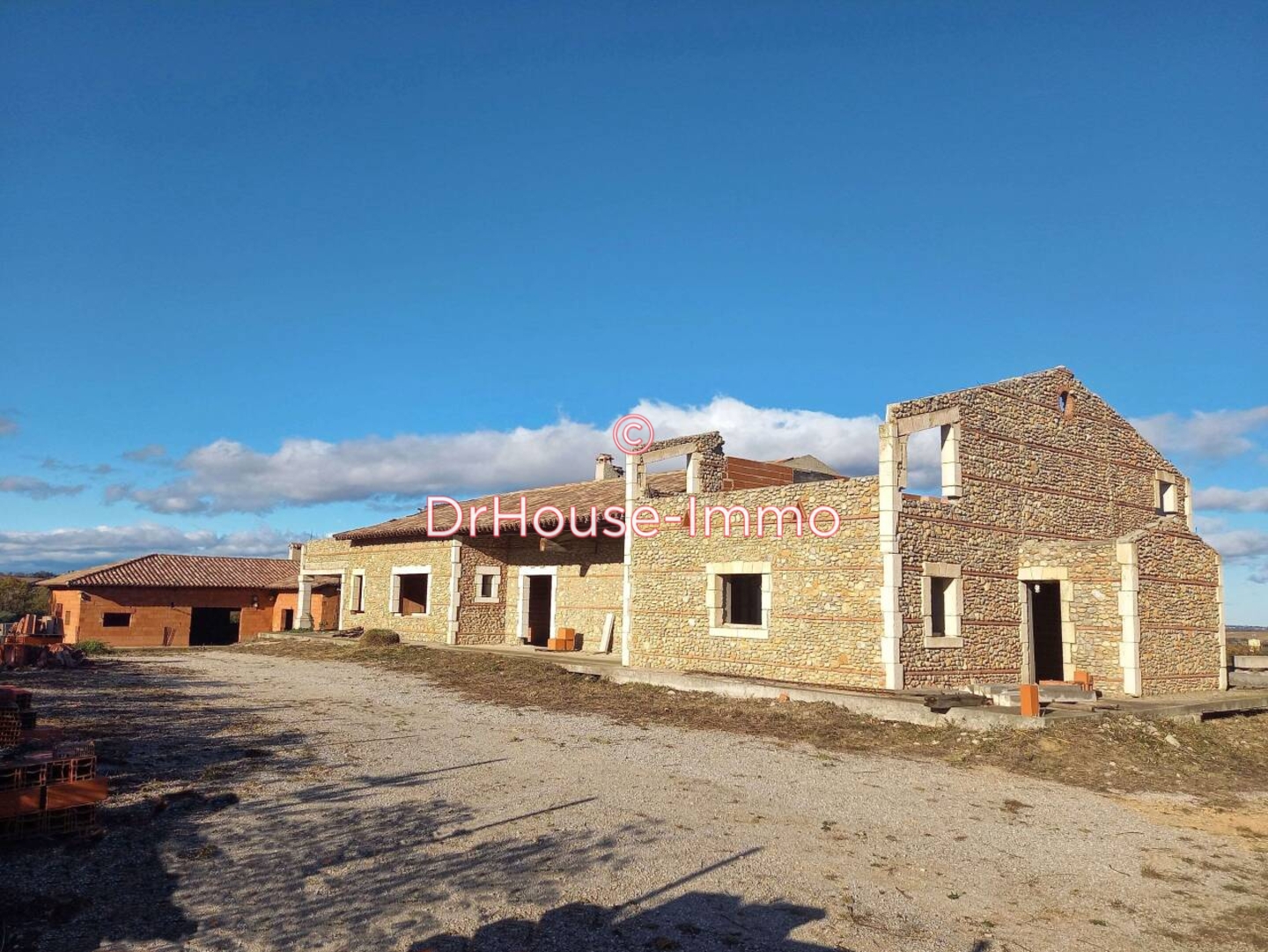 Photo 1 : Vente Maison 10 pièces Brouilla 612 m²