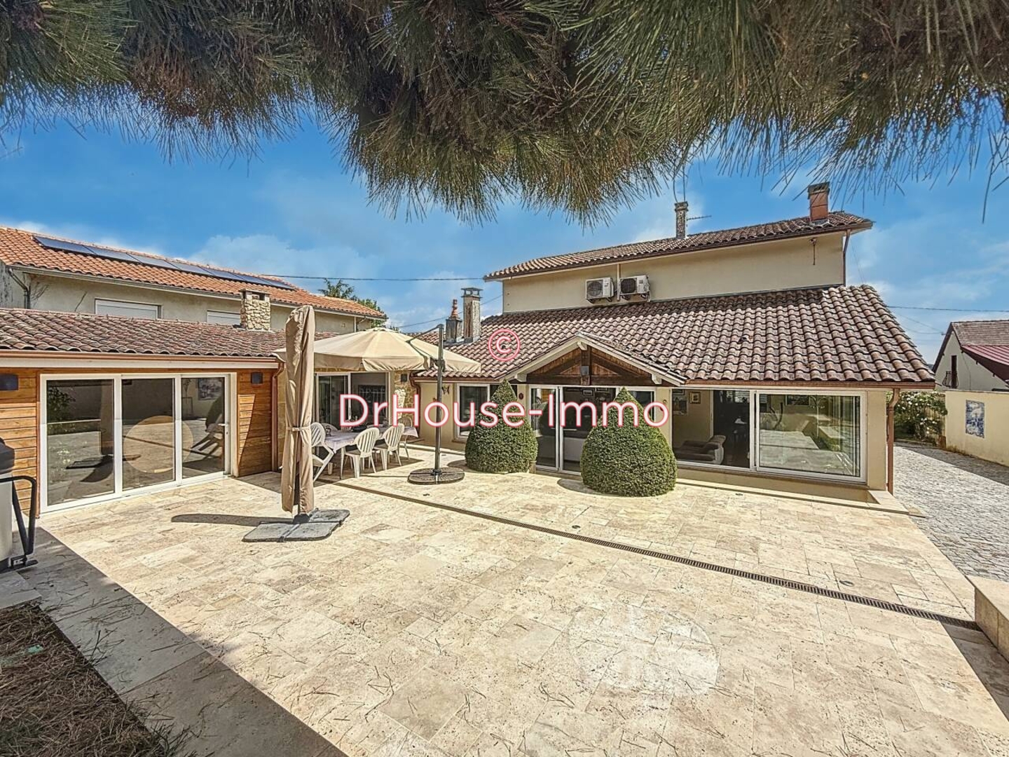 Photo 2 : Vente Maison 9 pièces Creysse 257 m²