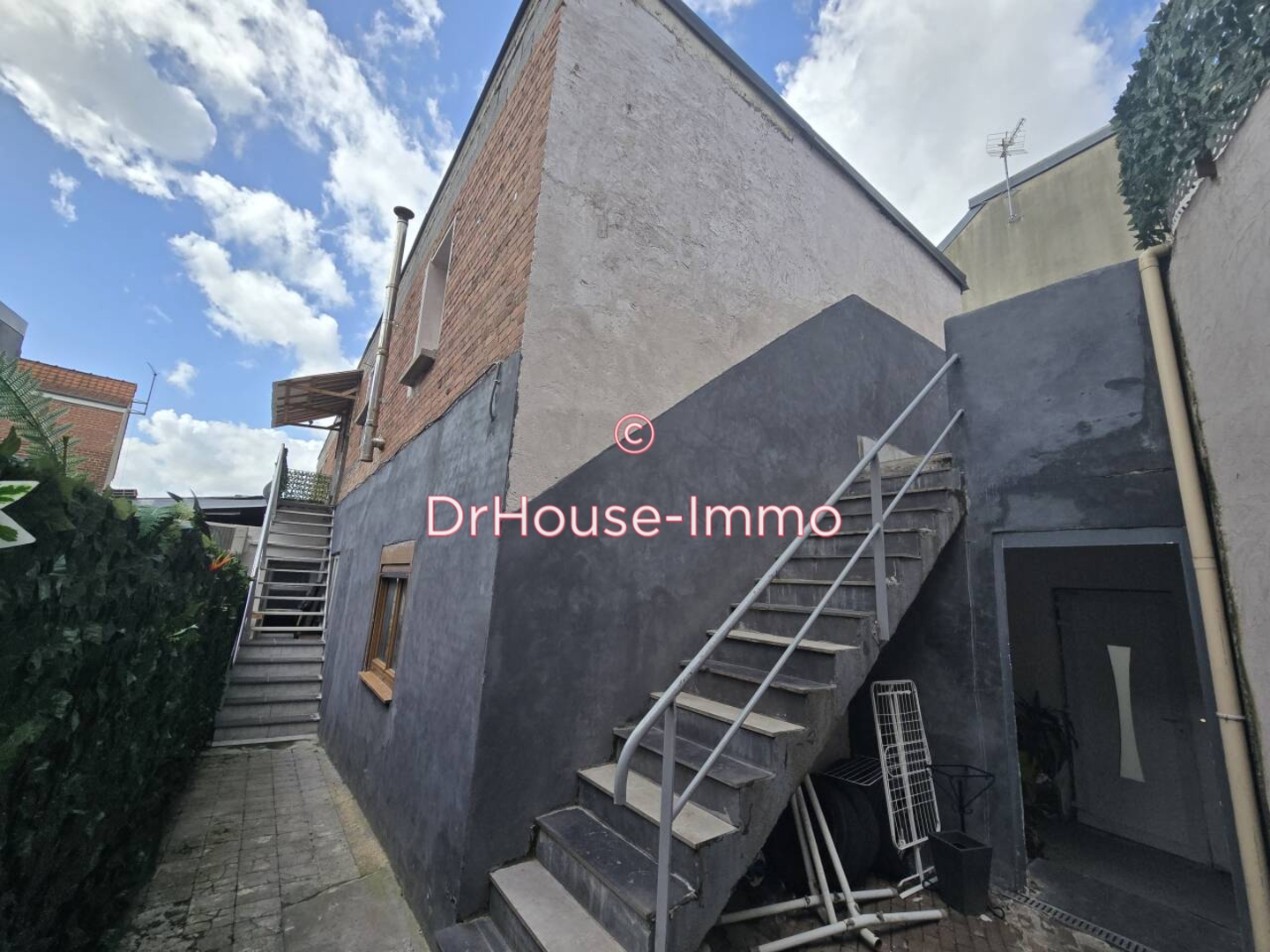 Photo 1 : Vente Immeuble 15 pièces Bruay-la-Buissière 480 m²