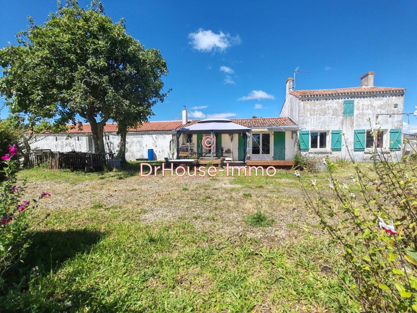 Photo 1 : Vente Maison 4 pièces Sainte-Radégonde-des-Noyers 110 m²