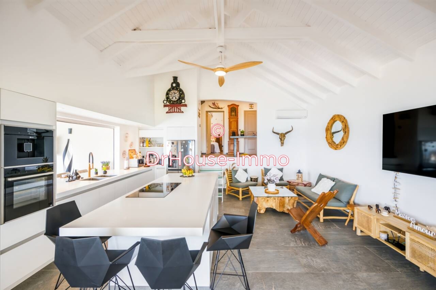 Photo 3 : Vente Maison 7 pièces Saint-Martin 161 m²