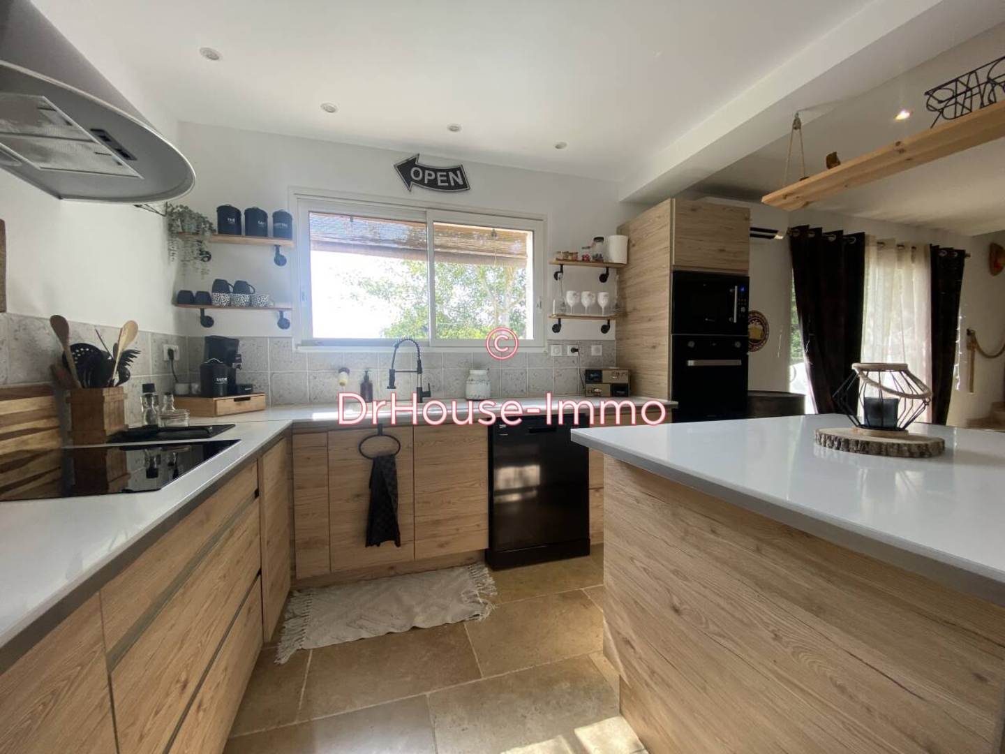 Photo 2 : Vente Maison 4 pièces Saintes-Maries-de-la-Mer 110 m²