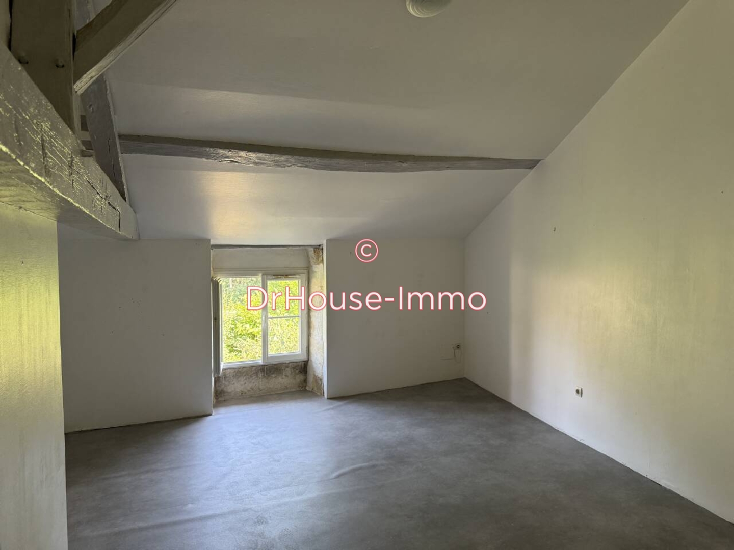 Photo 3 : Vente Maison 6 pièces Ayron 207 m²