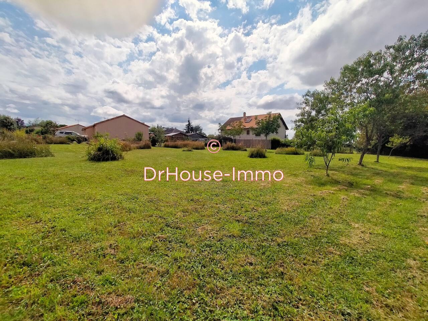 Photo 3 : Vente Terrain  L'Isle-Jourdain 1024 m²