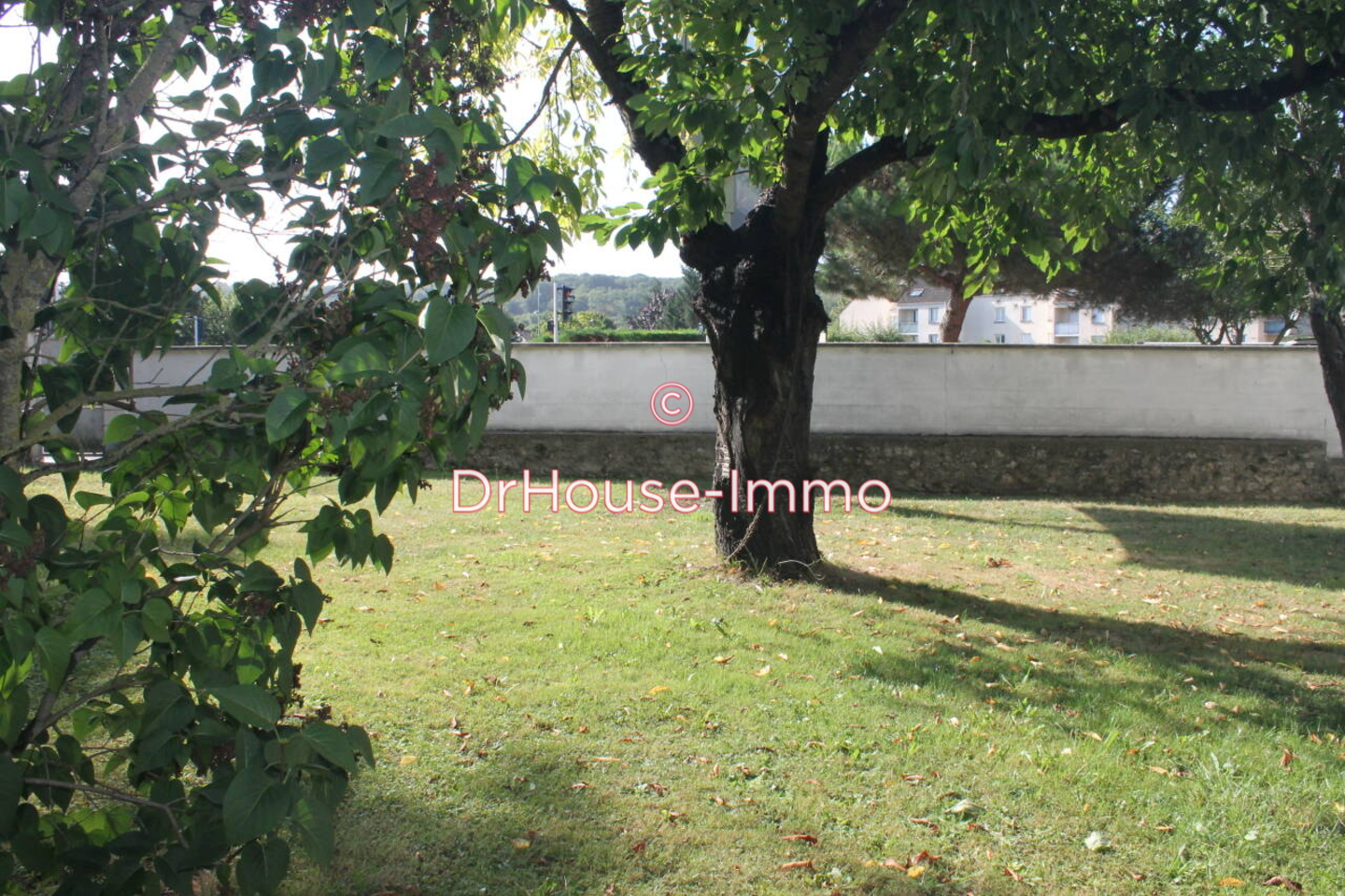 Photo 2 : Vente Terrain  Villepreux 247 m²