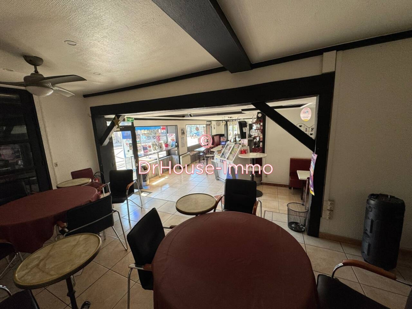 Photo 3 : Vente Commerce  Trilport 90 m²