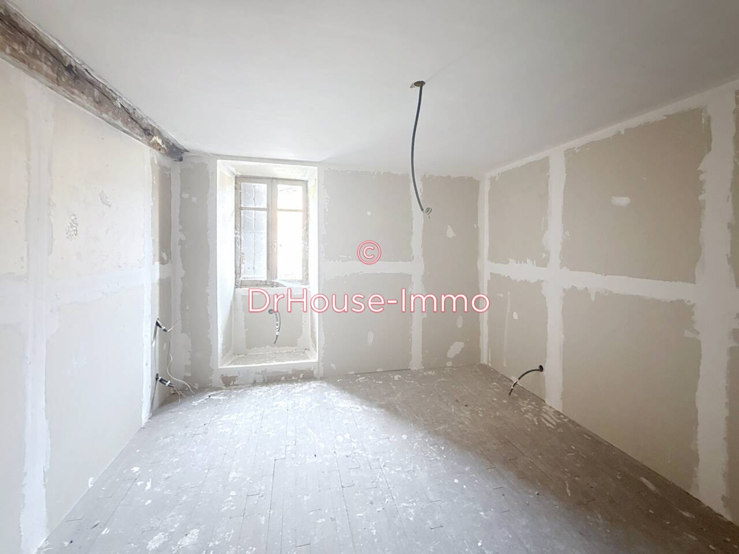 Photo 3 : Vente Maison 5 pièces Champagne-Mouton 110 m²