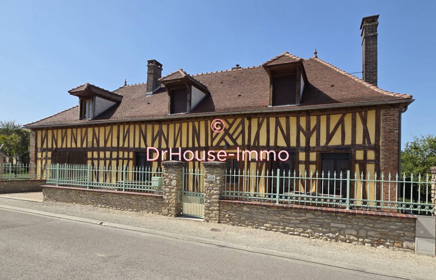 Photo 1 : Vente Maison 7 pièces Isle-Aumont 150 m²