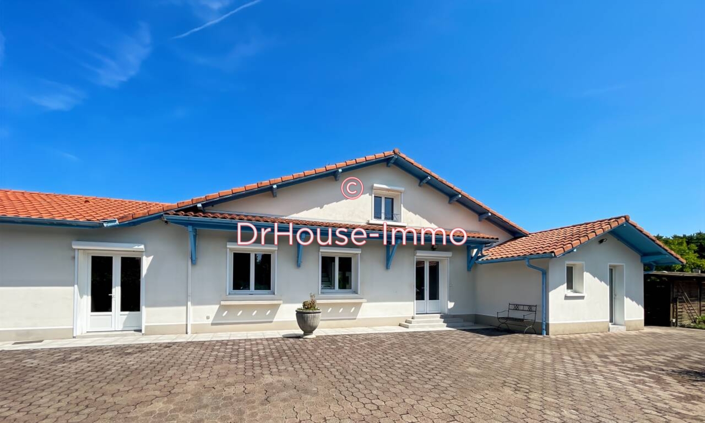 Photo 1 : Vente Maison 7 pièces Saint-Vincent-de-Paul 173 m²