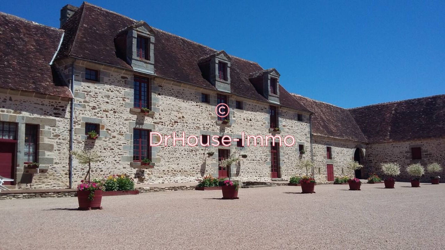 Photo 2 : Vente Château 7 pièces Joué-du-Plain 305 m²