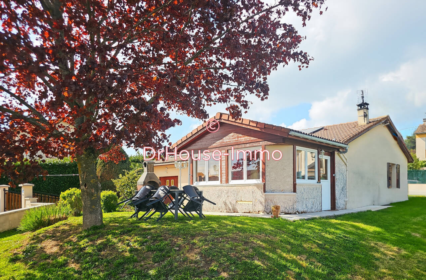 Photo 1 : Vente Maison 5 pièces Chazelles-sur-Lyon 86 m²
