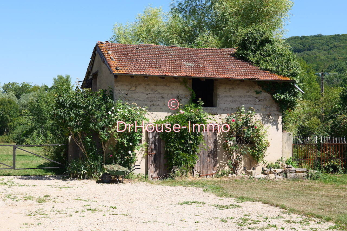 Photo 1 : Vente Maison 2 pièces Saint-Martin-du-Mont 94 m²
