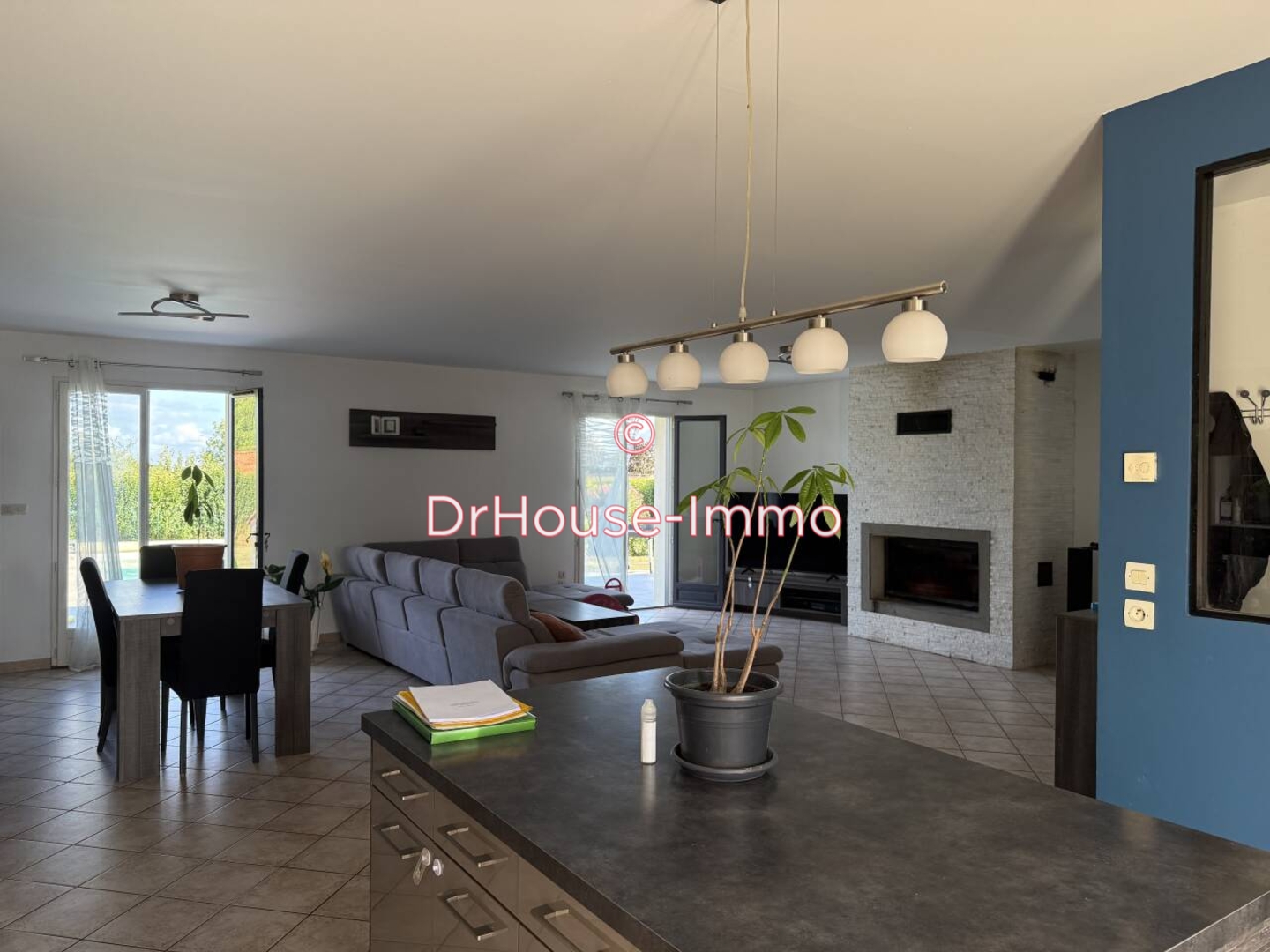 Photo 2 : Vente Maison 6 pièces Champigny en rochereau 170 m²