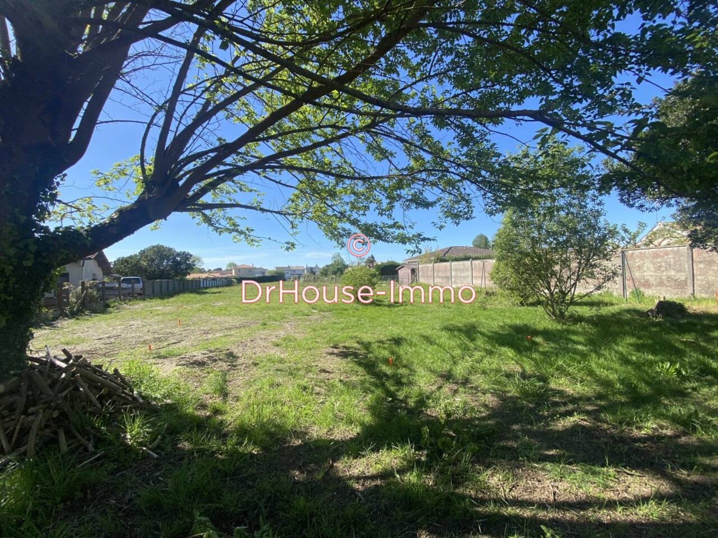 Photo 1 : Vente Terrain  Saint-Médard-en-Jalles 841 m²