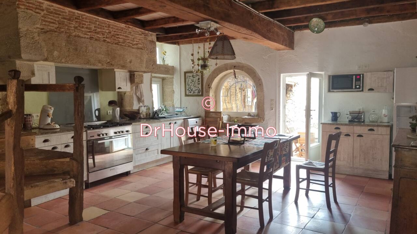 Photo 2 : Vente Maison 5 pièces Saint-Martin-de-Lerm 158 m²