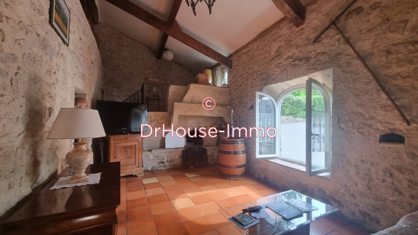 Photo 3 : Vente Maison 5 pièces Saint-Martin-de-Lerm 158 m²