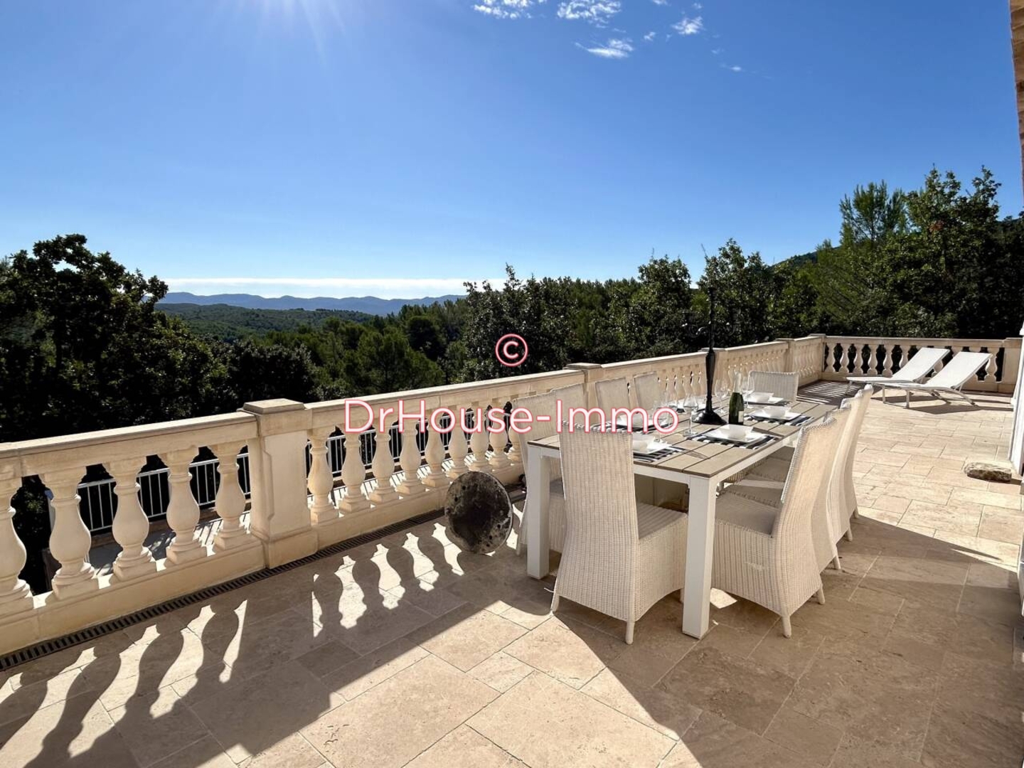 Photo 2 : Vente Maison 12 pièces Le Cannet-des-Maures 274 m²
