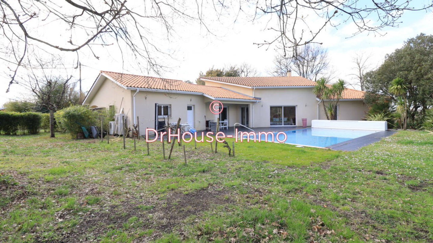 Photo 3 : Vente Maison 8 pièces Plassac 249 m²