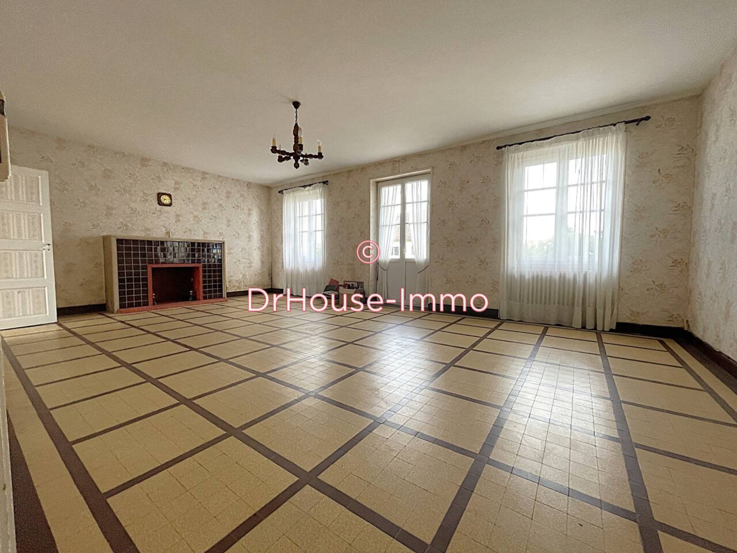 Photo 2 : Vente Maison 7 pièces Marcheseuil 152 m²