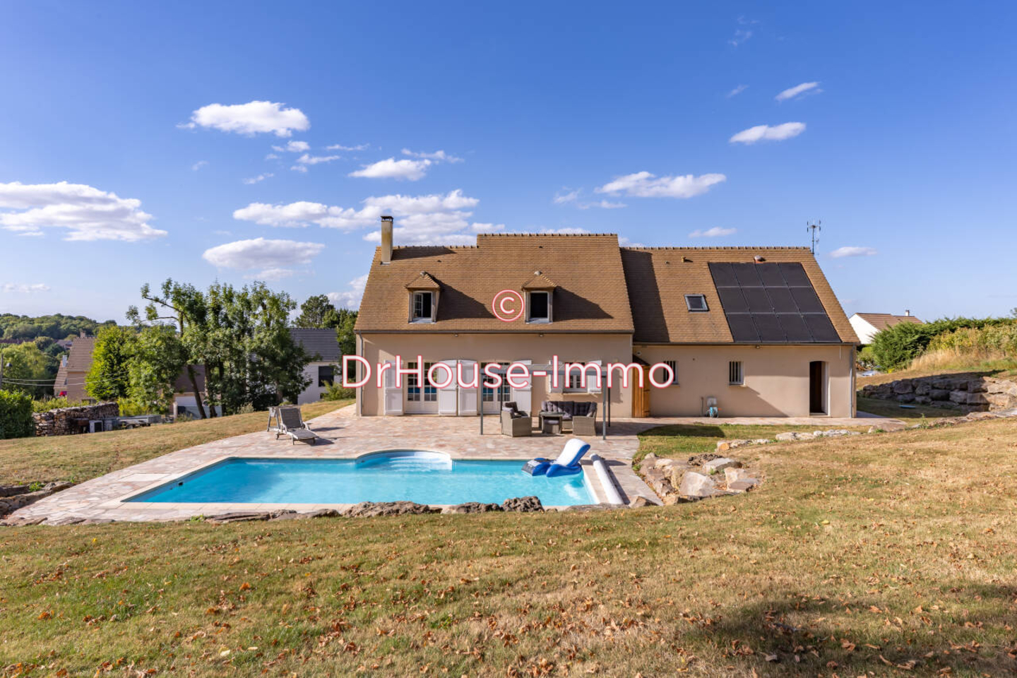 Photo 1 : Vente Maison 8 pièces Prunay-le-Temple 197 m²