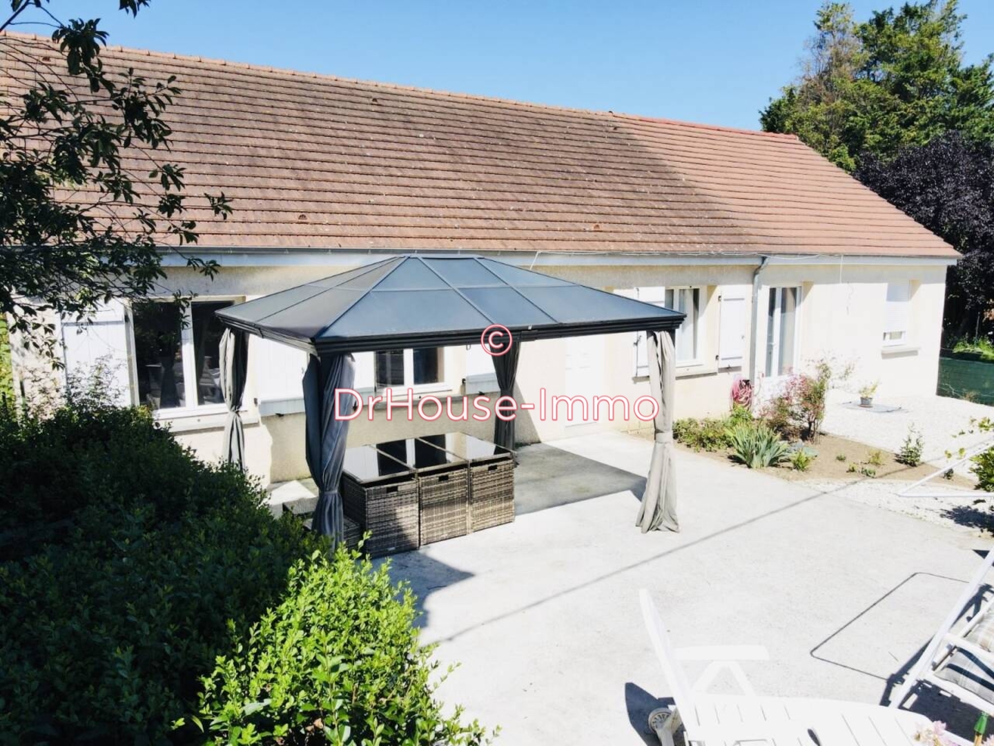 Photo 1 : Vente Maison 7 pièces Ferrières-en-Gâtinais 117 m²
