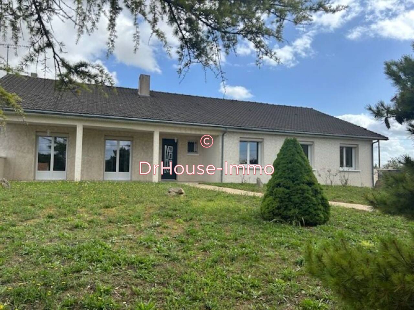 Photo 2 : Vente Maison 6 pièces Neuville-de-Poitou 154 m²