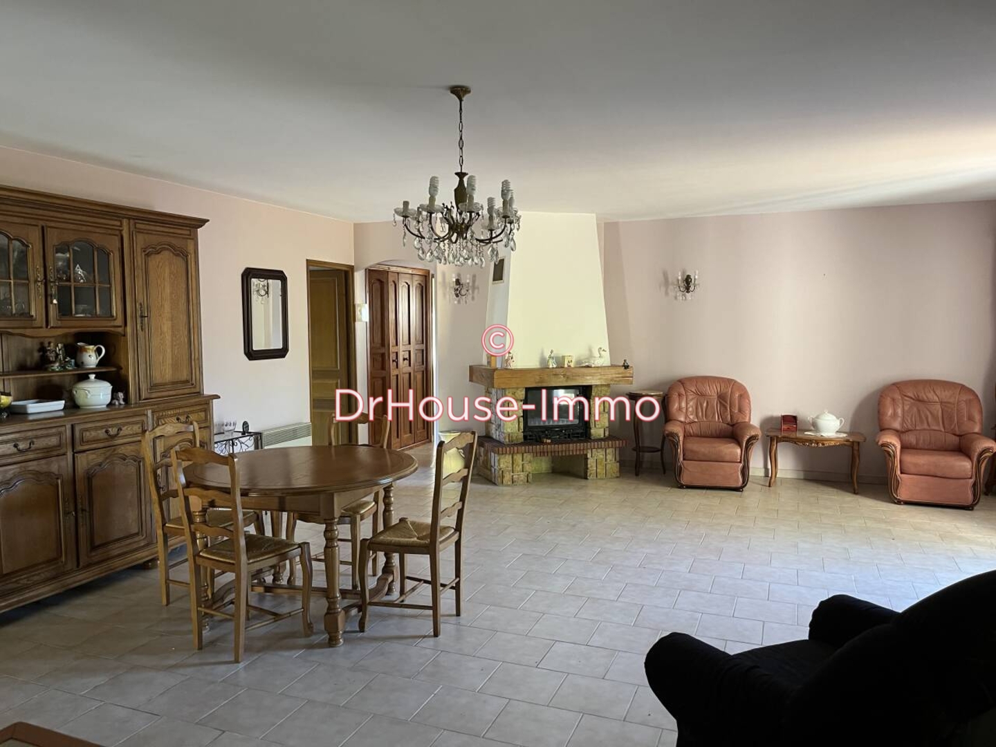 Photo 2 : Vente Maison 5 pièces Saint-Maximin-la-Sainte-Baume 130 m²