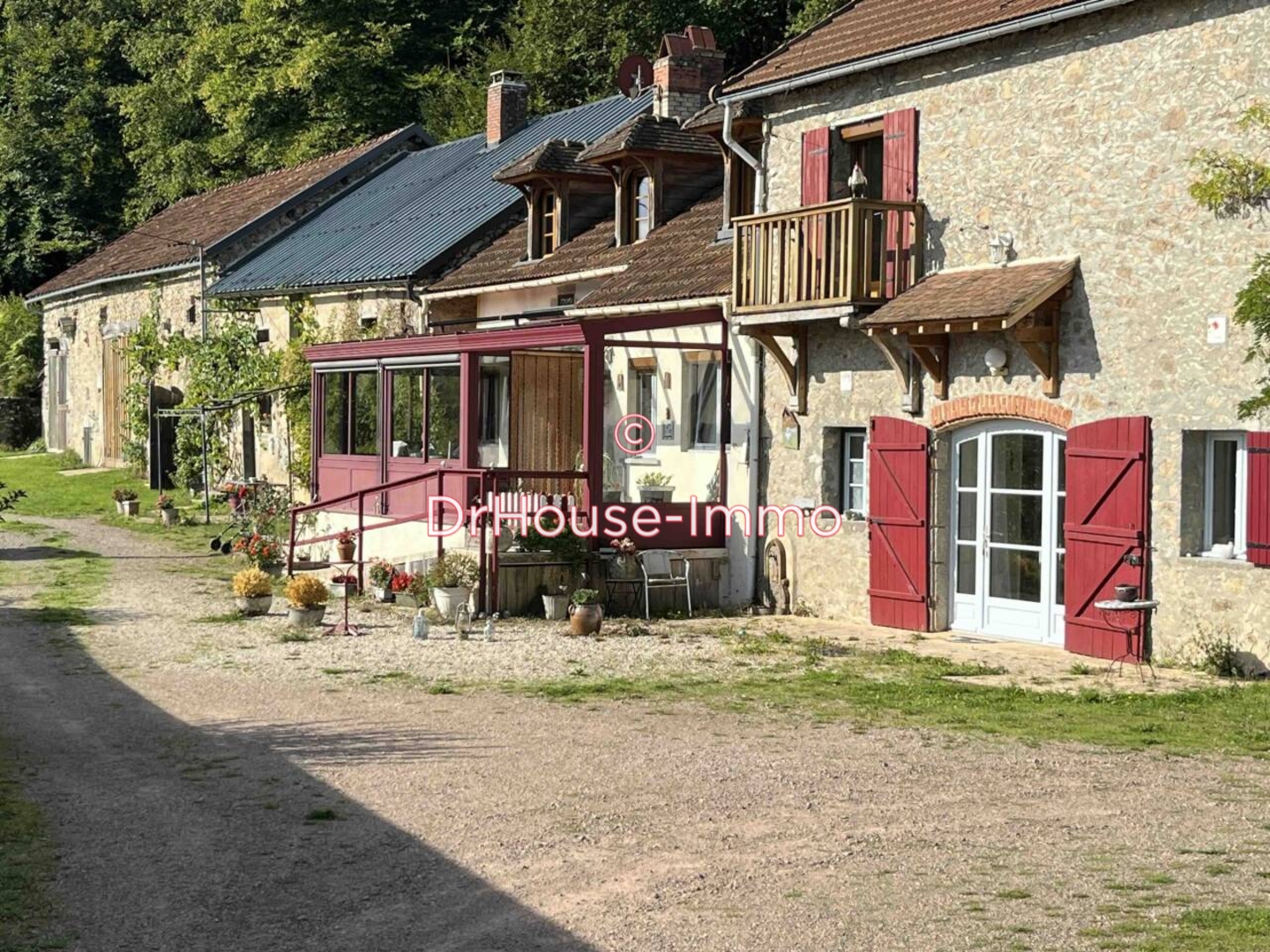 Photo 1 : Vente Maison 12 pièces Gouloux 254 m²