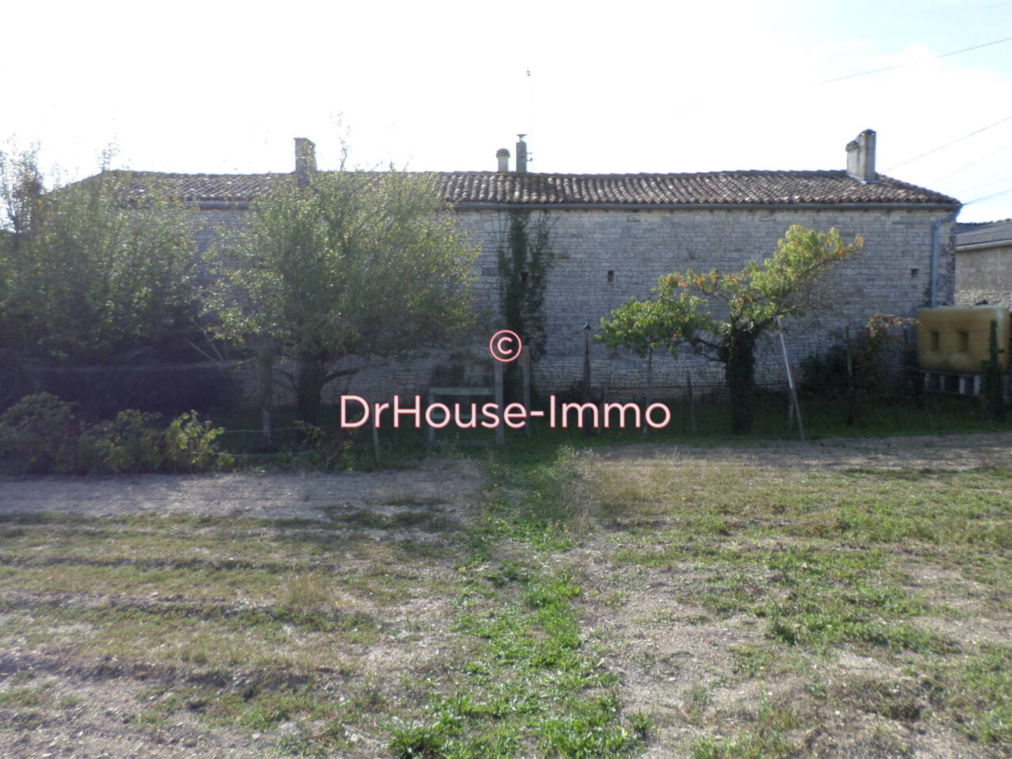 Photo 2 : Vente Terrain  Douzat 710 m²
