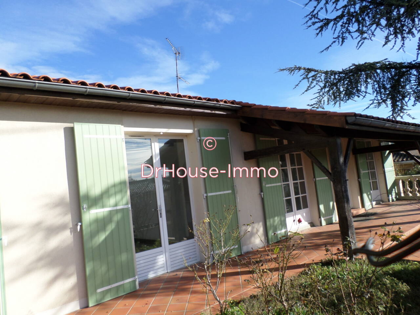 Photo 1 : Vente Maison 6 pièces Saint-Yrieix-sur-Charente 154 m²