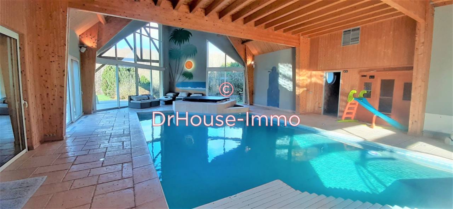 Photo 1 : Vente Maison 8 pièces La Chapelle-du-Bois 550 m²