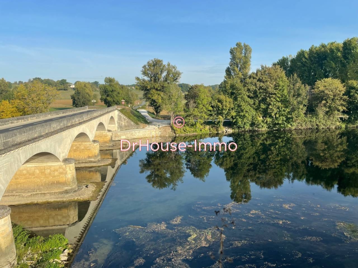 Photo 3 : Vente Commerce 4 pièces Nersac 290 m²