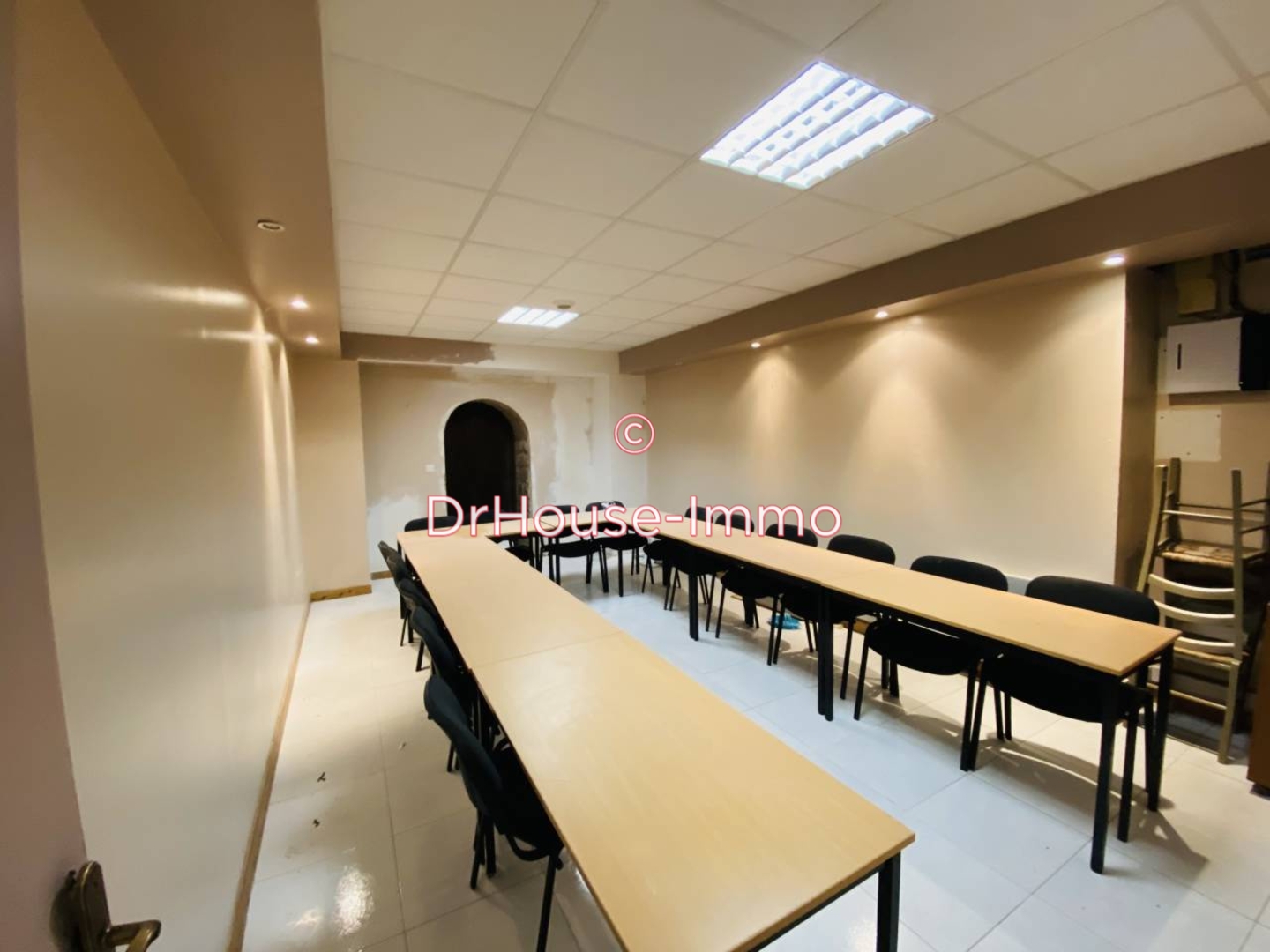 Photo 2 : Vente Immeuble 17 pièces Liancourt 700 m²
