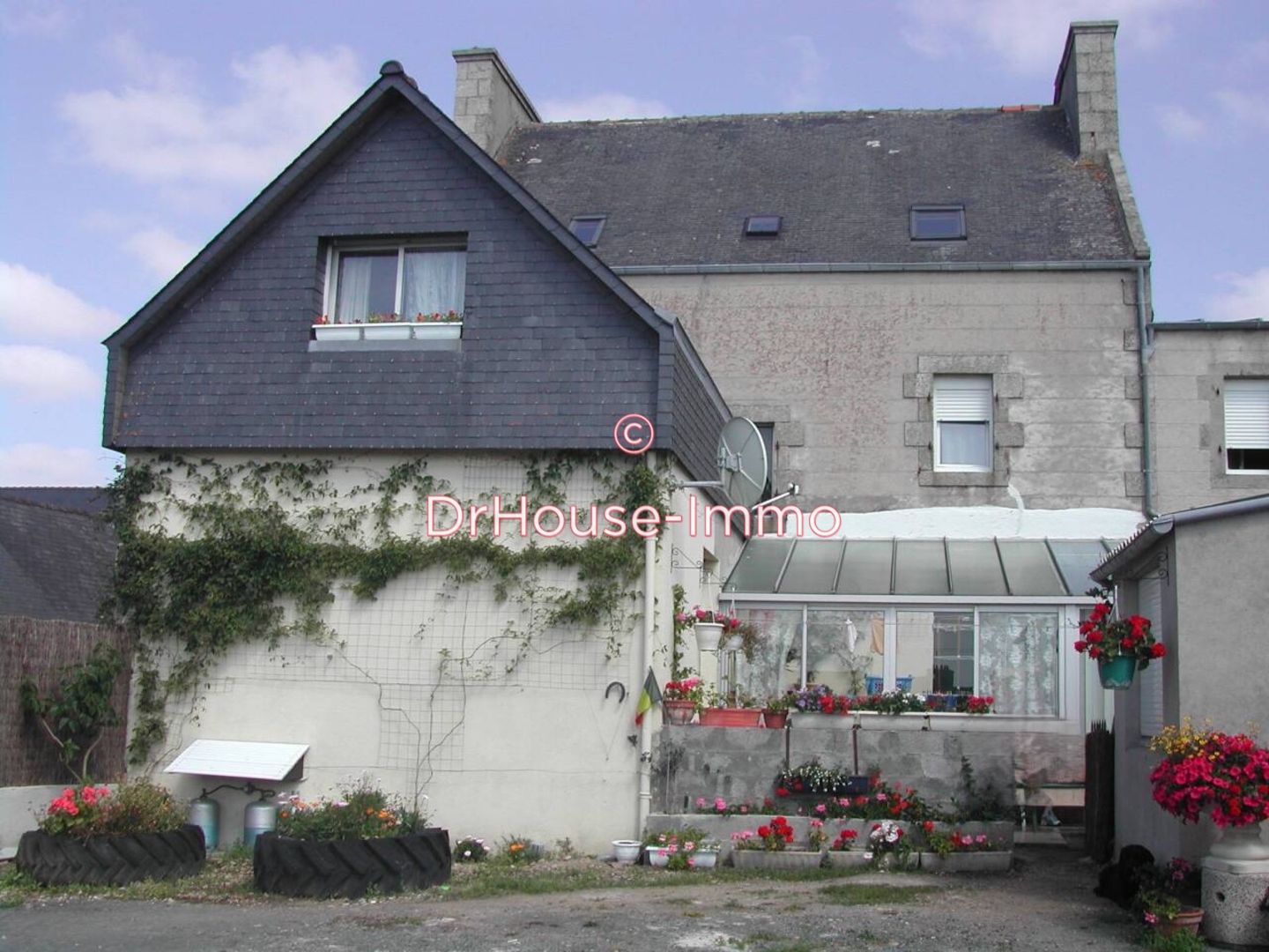 Photo 1 : Vente Immeuble 15 pièces Plouescat 256 m²