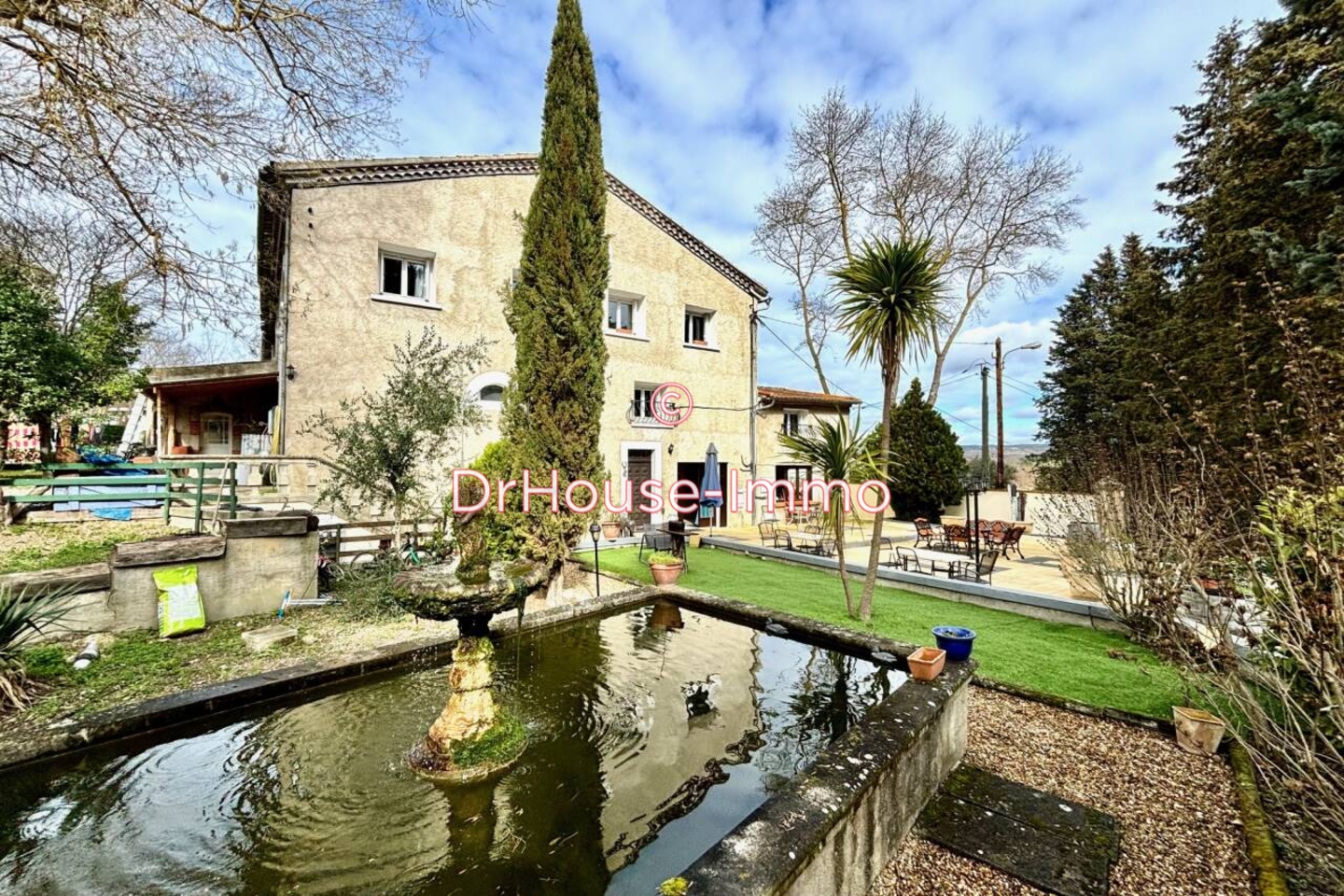 Photo 2 : Vente Maison 8 pièces Saint-Martin-de-Villereglan 203 m²