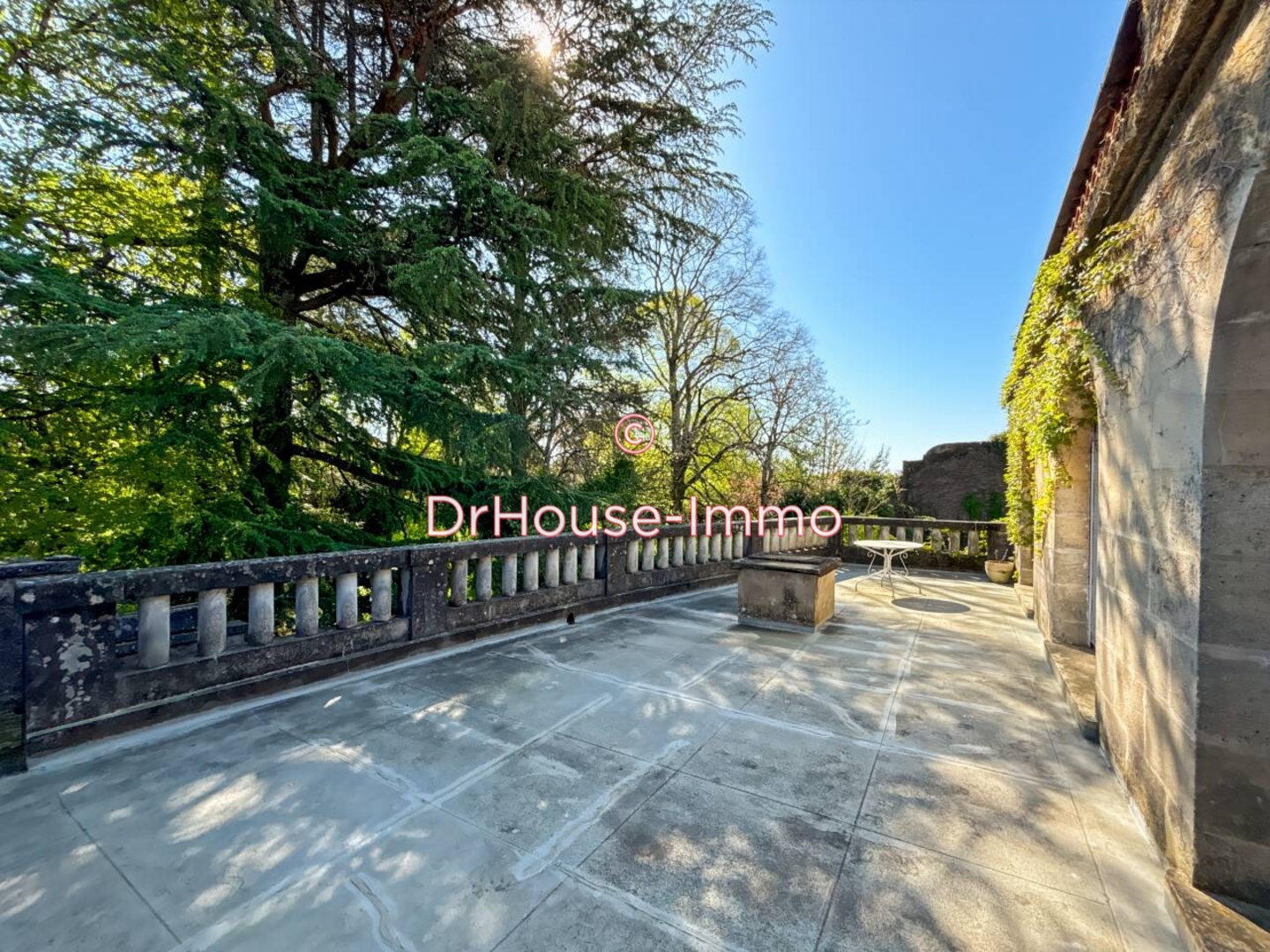 Photo 2 : Vente Maison 6 pièces Targon 241 m²
